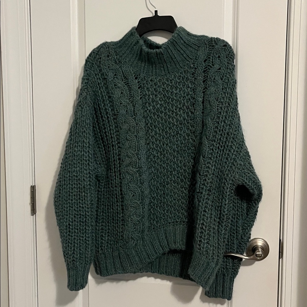 Universal Threads Chunky Knit Sweater 🌟 - Picture 6 of 10